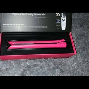 New, unused Straight Ahead flat iron.